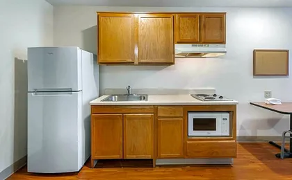 Extended Stay America Select Suites - Akron - South
