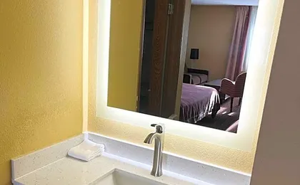Super 8 by Wyndham Peoria