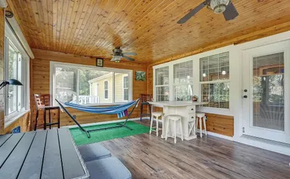 Weeki Wachee Family Getaway: Canal-front Home
