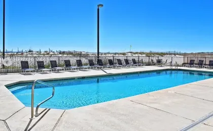 Island Winds West 280