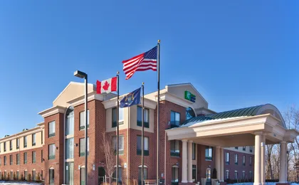 Holiday Inn Express & Suites Detroit-Novi