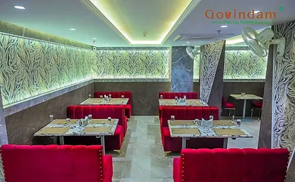 Hotel Golden Petals