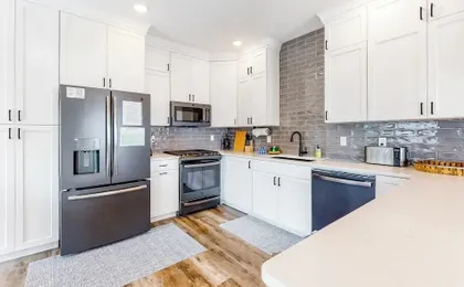 Mtn-view Home w/ Hot Tub & Fire Pit in Brian Head!