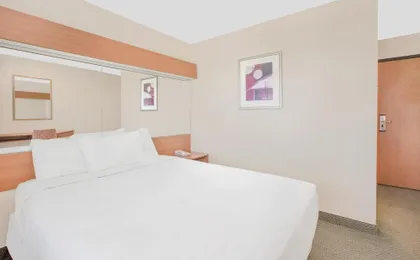 Microtel Inn & Suites by Wyndham Colfax/Newton