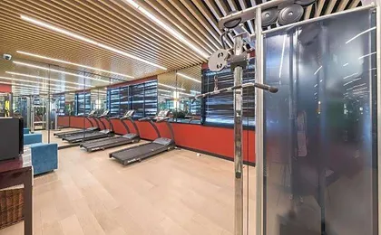 Radisson RED Shanghai Wujiaochang Hotel