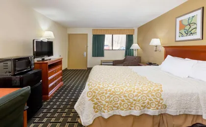 Days Inn by Wyndham Kent - Akron