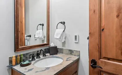 Grand Lodge - 3 Bedroom Deluxe #206 - Ski-in/out 3 Condo