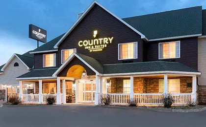 Country Inn & Suites by Radisson, Little Falls, MN