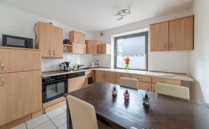 Schone, Moblierte Wohnung Mit Balkon Und Tiefgarage