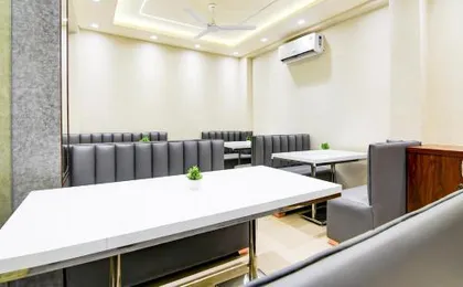 Super Townhouse Kaikhali Near Airport