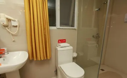 Home Inn (Chengdu IFS Chunxi Road Subway Station Branch)