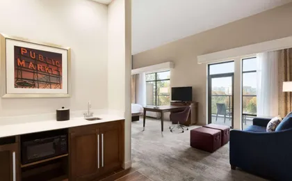 Hampton Inn & Suites Seattle Renton