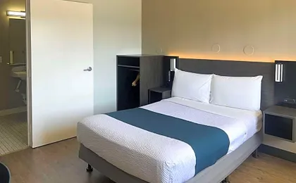 Motel 6-Tulare, CA