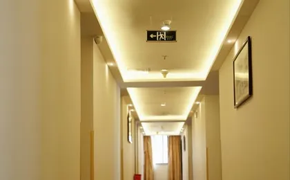 Pazhou Hotel (Guangzhou Convention and Exhibition Center Modiesha Metro Station)