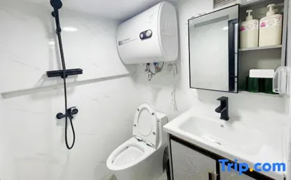 Guangzhou Fengyue Apartment (Sun Yat-sen University Hospital Wangcun Subway Station)