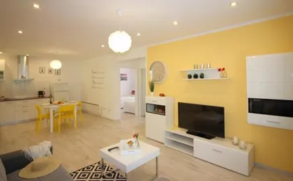Apartment Lorena with pool