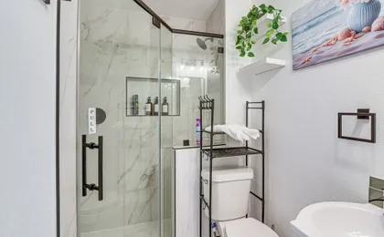 1/2 Mi to Sylvan Beach Park! Chic Townhome w/ Yard