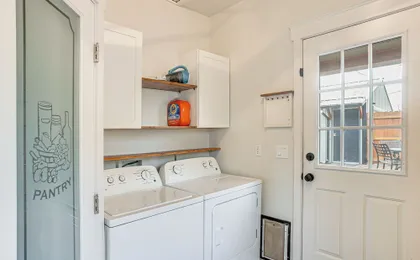 3 Mi to Coeur D'alene Lake! Cozy Mtn-town Getaway