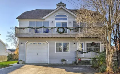 Serene West Cape May Getaway: Walk to Beach!