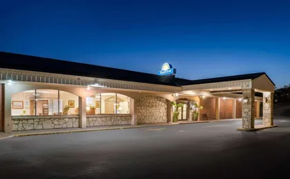 Days Inn by Wyndham Dubuque