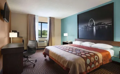 Super 8 by Wyndham Collinsville St. Louis