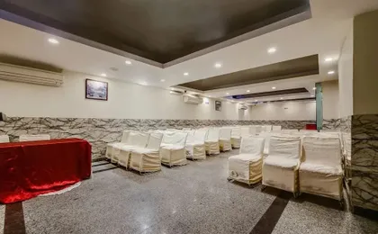 Capital O 36036 Royal Central