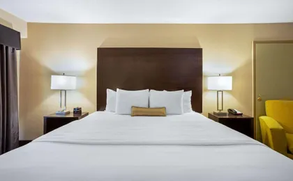 La Quinta Inn & Suites by Wyndham Springfield Ma