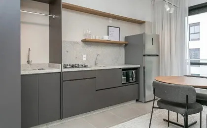 Studios Tower by Viva - Prédio com piscina no rooftop no centro de Floripa