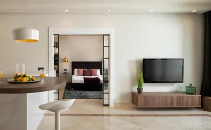 Stunning Modern Apt Frontline Beach - Rdr206