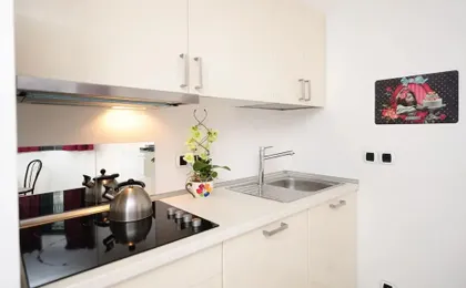 Studio Orange Five Stars Holiday House