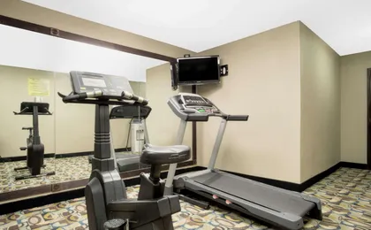 Super 8 by Wyndham Booneville