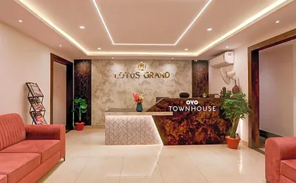 Super Townhouse Lotus Grand