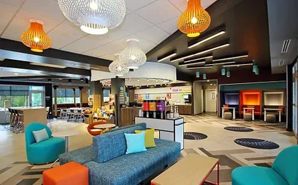 Tru by Hilton Meridian