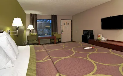 Super 8 by Wyndham Houston/Webster/Nasa