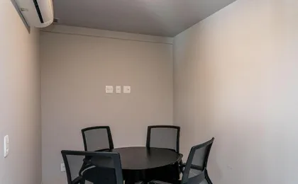 Decorado Quarto E Sala Em Copacabana | Mru 05/305