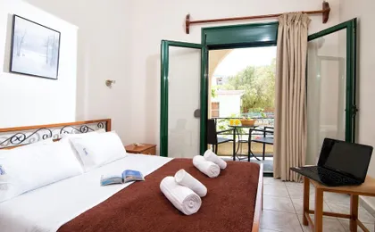 Central Cozy Apt 150m From Beach