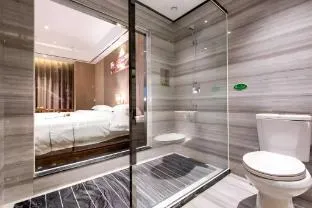 Fendi Hotel (Chongbai Hanzheng Square Pitong Subway Station Branch)