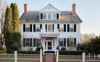 Captain Lord Mansion