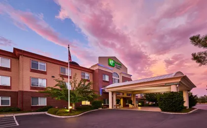 Holiday Inn Express & Suites Medford-Central Point
