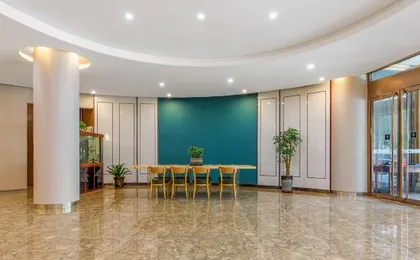 Beijing Ruistin Hotel (Beijing Daxing New Airport Qingyuan Road Subway Station)