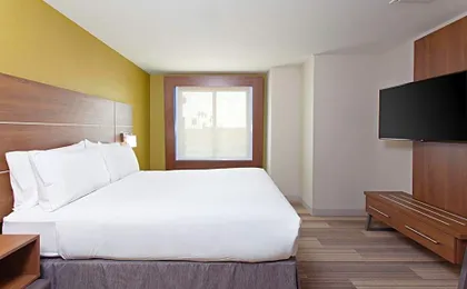 Holiday Inn Express Hotel & Suites Pasadena-Colorado Boulevard By IHG
