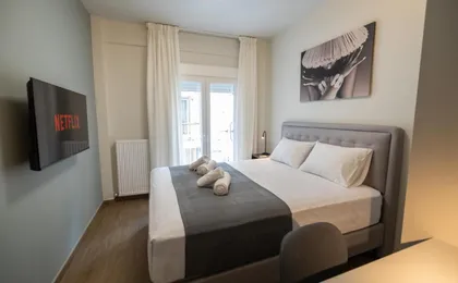 Talkabout - Spacious 48 Sqm - 3' To Metro - Next To Ippokrateio Hospital