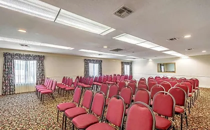 Clarion Inn & Suites Central Clearwater Beach