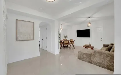 Spacious Stylish 2BR Retreat Near Victoria Park