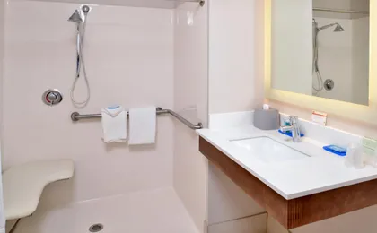 Holiday Inn Express Hotel & Suites Cincinnati - Mason
