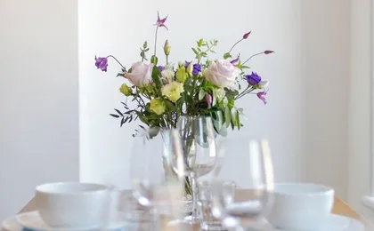Bright Two Bedroom Flat in Fashionable Fulham by Underthedoormat