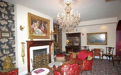 Queen Anne Hotel