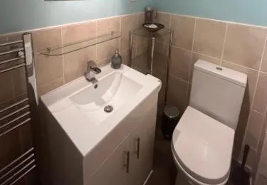 2026 Award winner In Our Liverpool Home Sleeps 5 in 2 Double & 1 Single Bedrooms