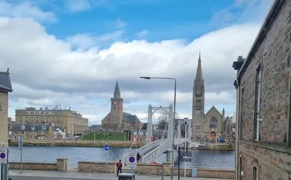 Stunning Spacious Apartment on River Ness
