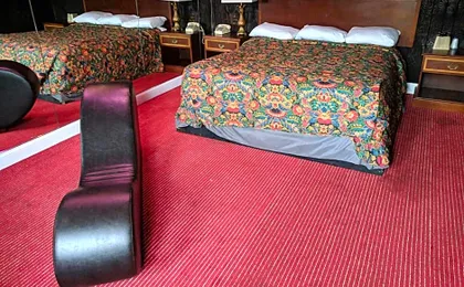 Skylark Motel